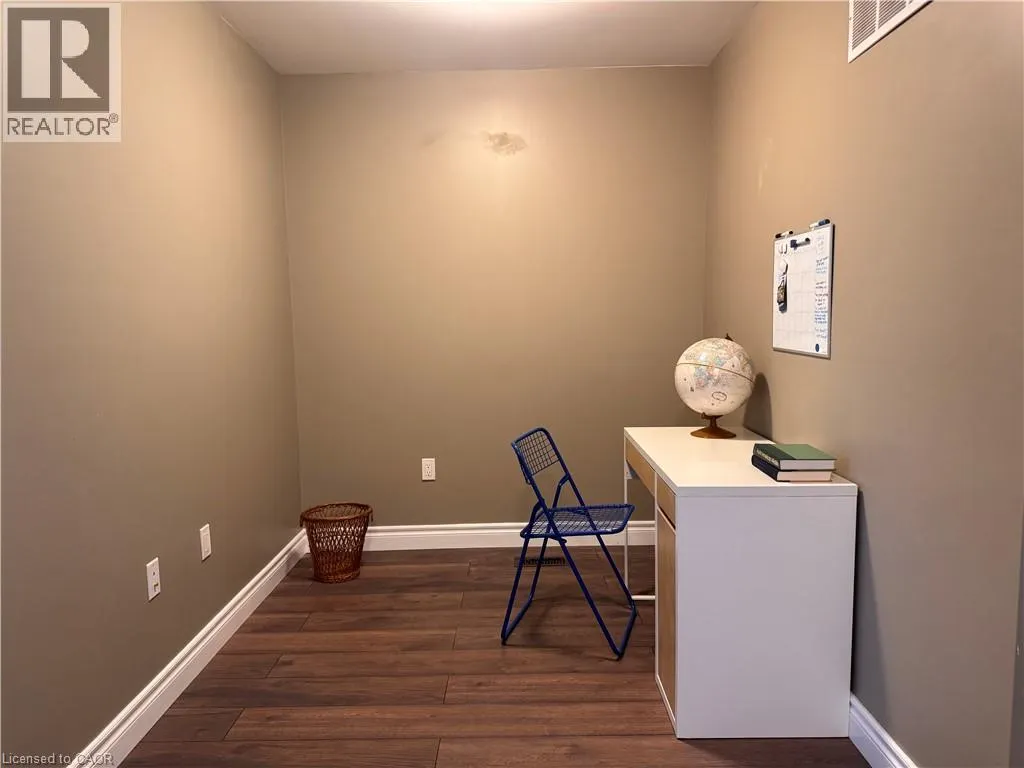 122 COURTLAND Avenue Unit# 4, #4
