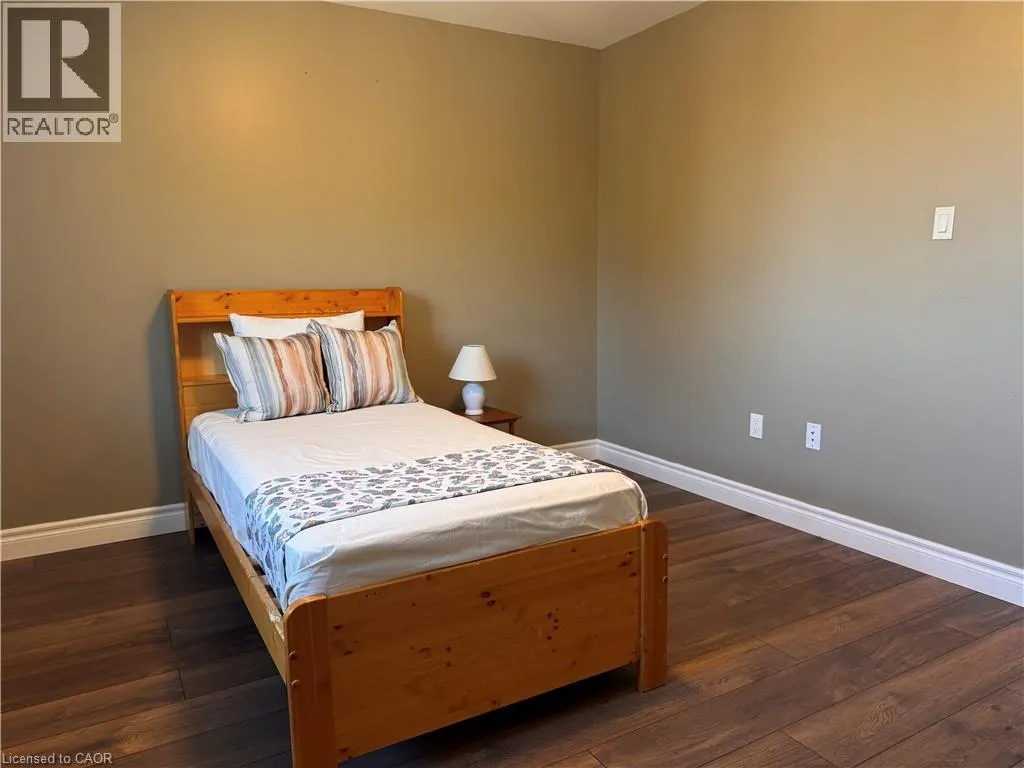 122 COURTLAND Avenue Unit# 4, #4