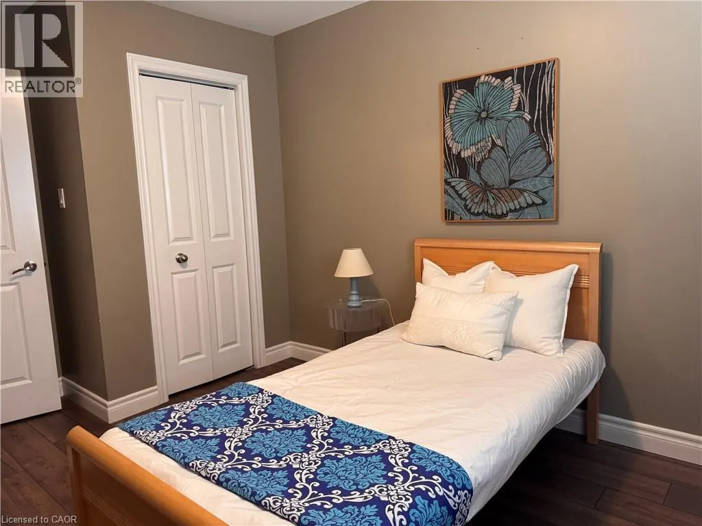 122 COURTLAND Avenue Unit# 4, #4