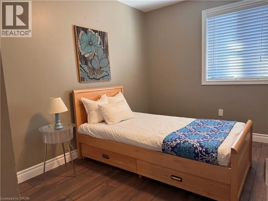 122 COURTLAND Avenue Unit# 4, #4