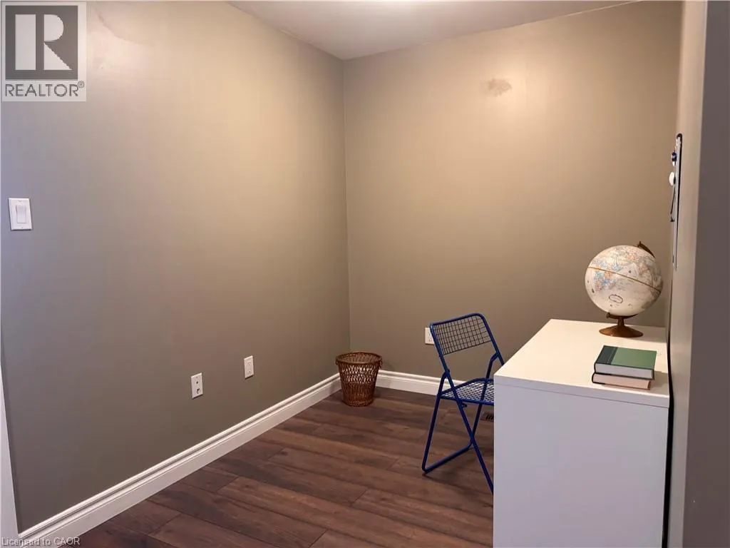 122 COURTLAND Avenue Unit# 4, #4