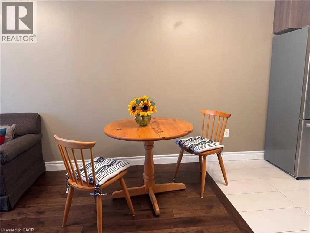 122 COURTLAND Avenue Unit# 4, #4