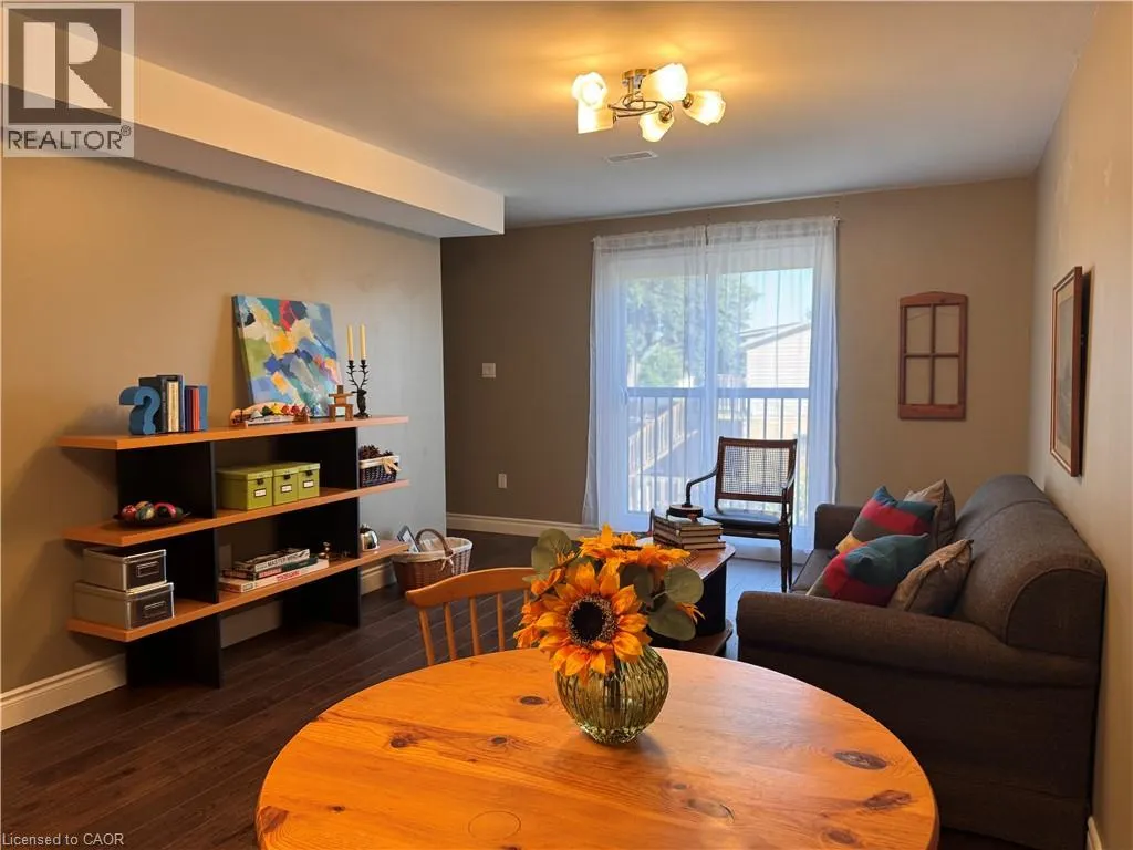 122 COURTLAND Avenue Unit# 4, #4