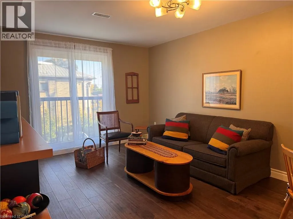122 COURTLAND Avenue Unit# 4, #4