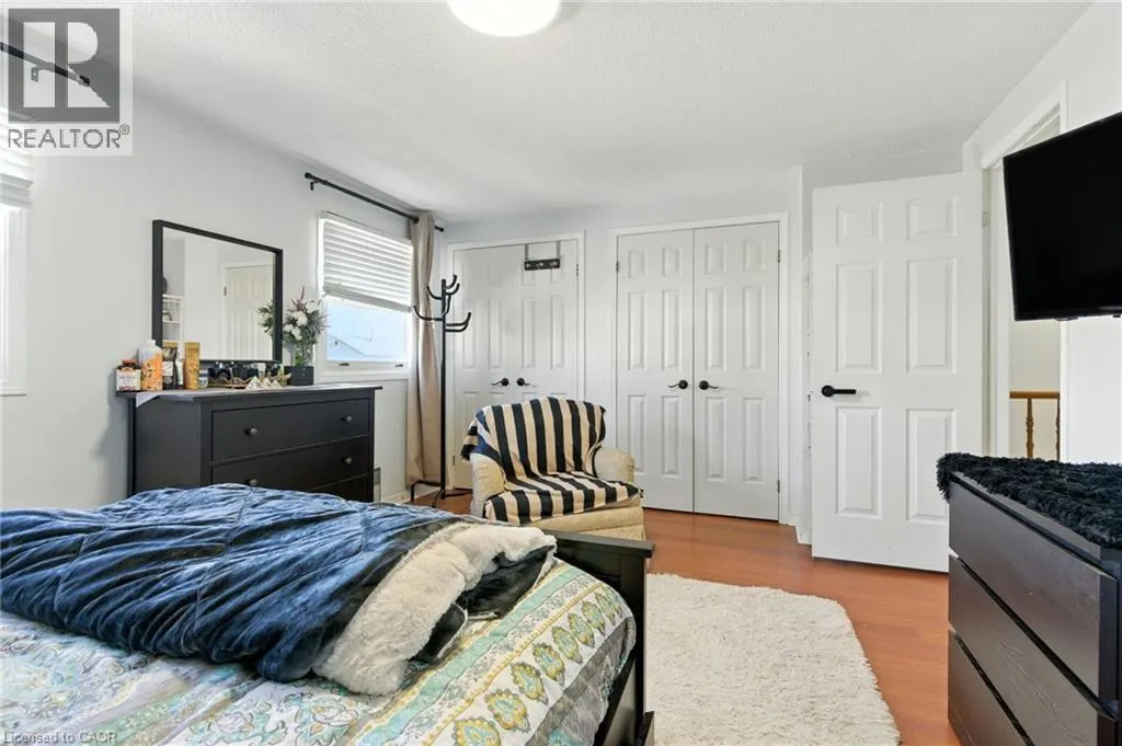 200 WOODHAVEN Place Unit# Upper, #Upper