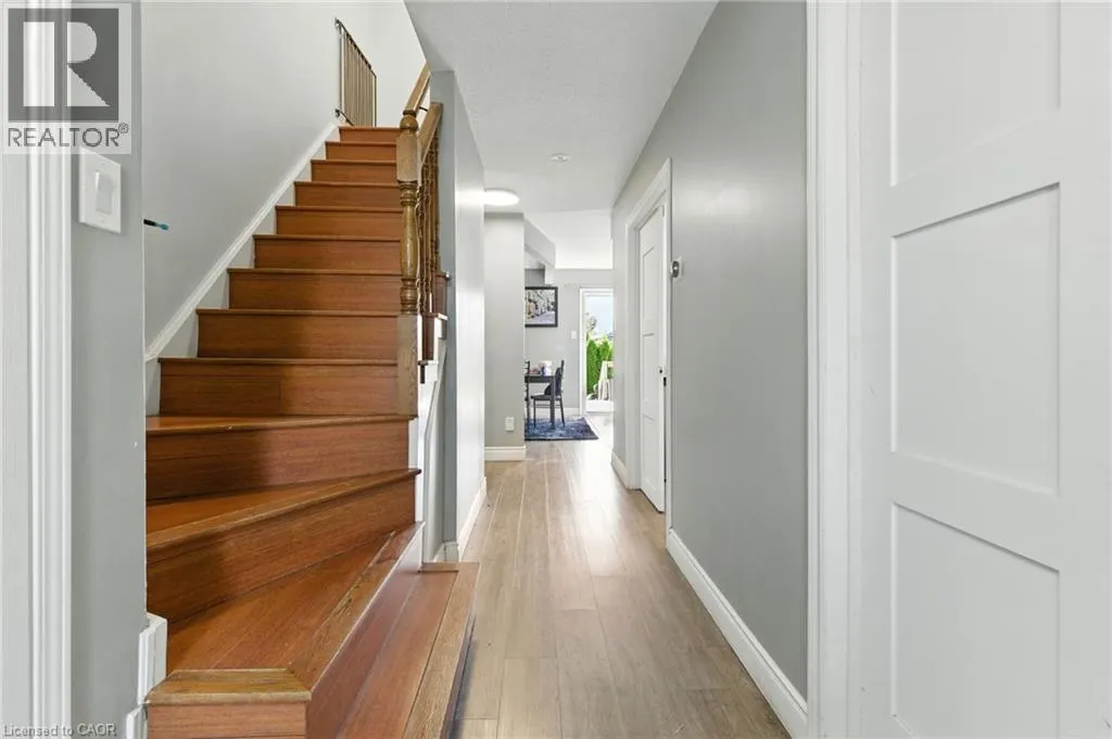 200 WOODHAVEN Place Unit# Upper, #Upper