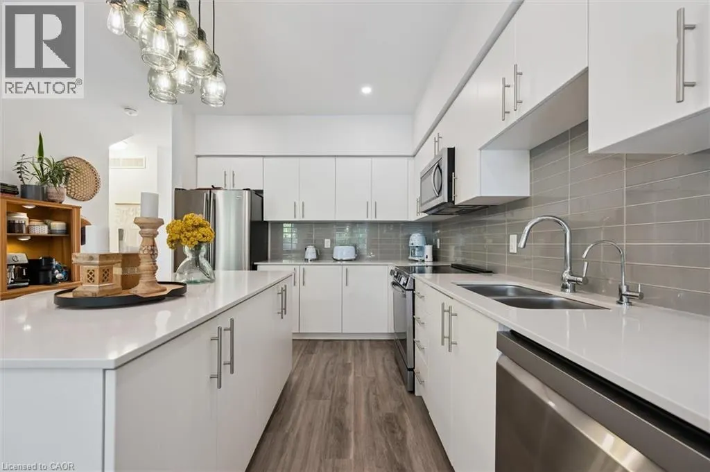 110 FERGUS AVE Avenue Unit# 21, #21