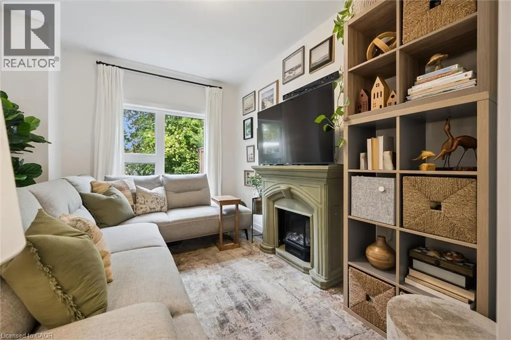 110 FERGUS AVE Avenue Unit# 21, #21