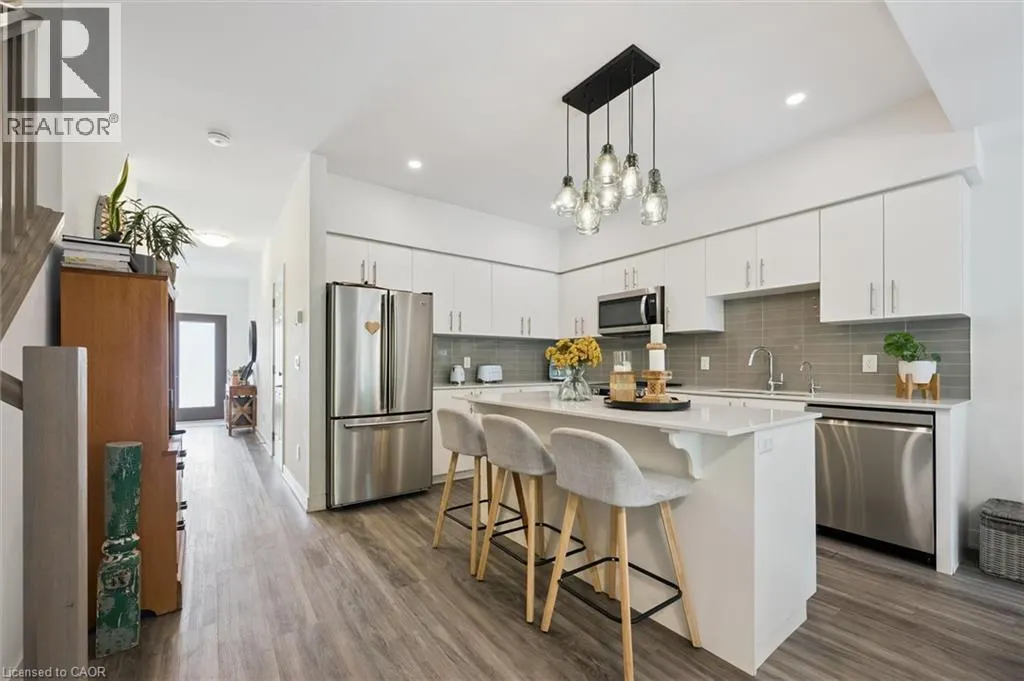 110 FERGUS AVE Avenue Unit# 21, #21
