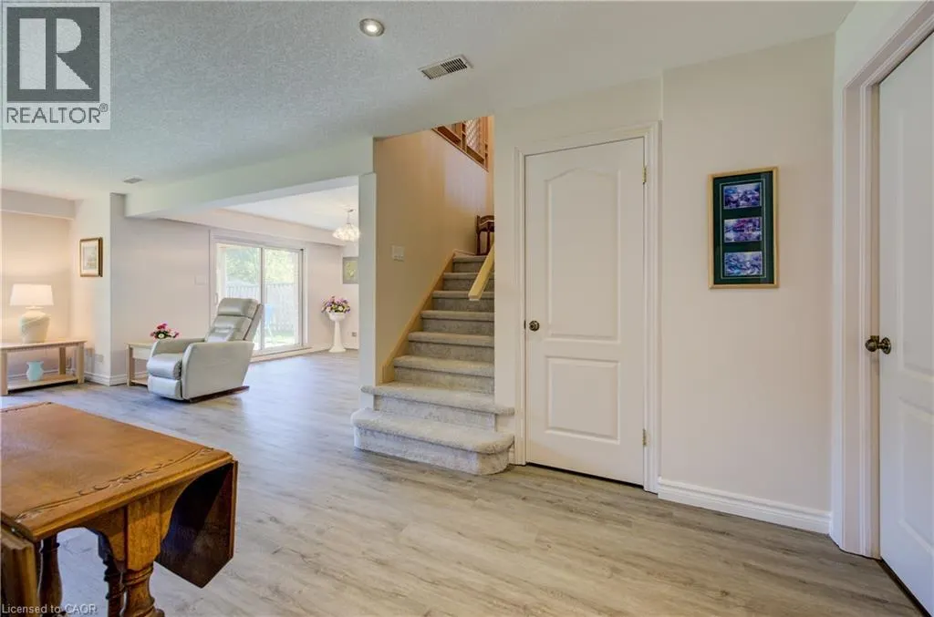 430 CARYNDALE Drive