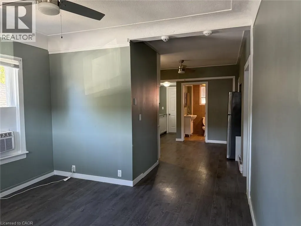 34 WELLAND Street Unit# Main, #Main