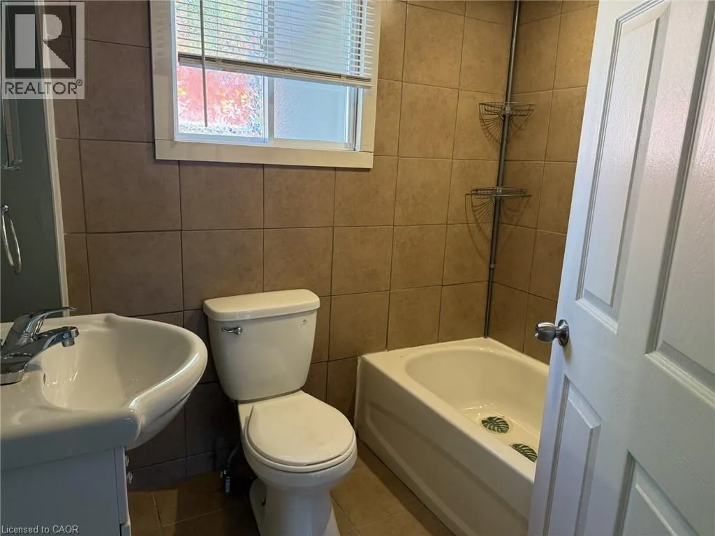 34 WELLAND Street Unit# Main, #Main