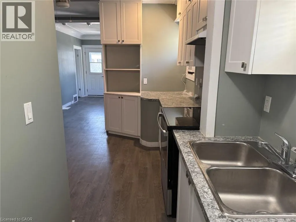 34 WELLAND Street Unit# Main, #Main
