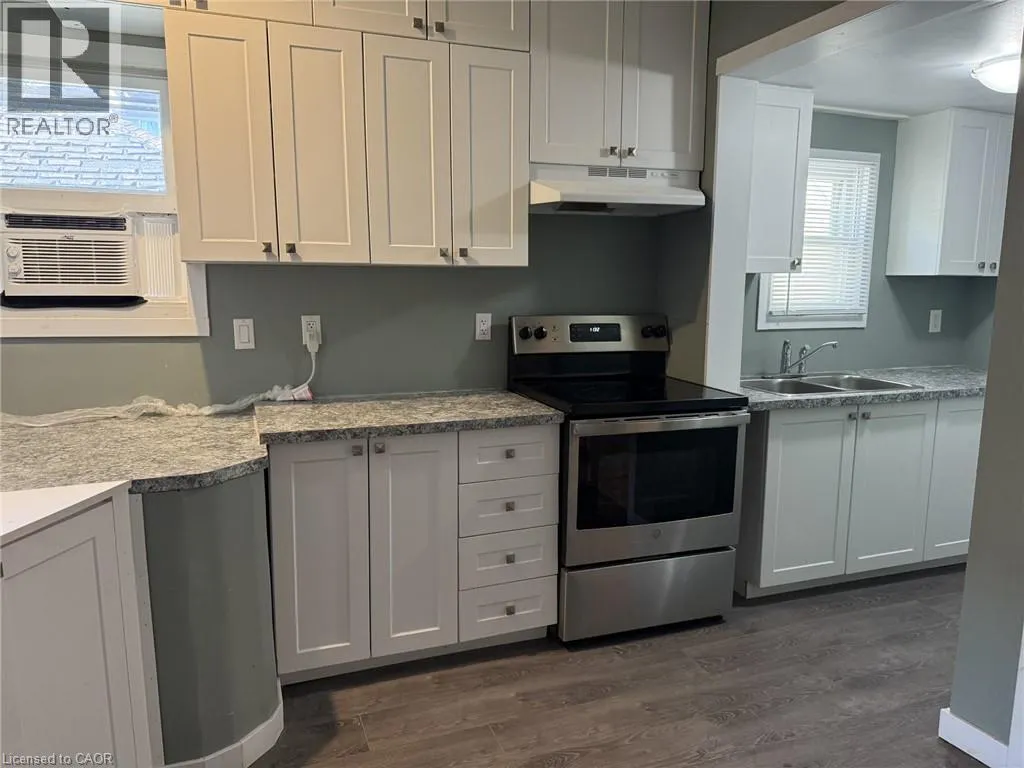 34 WELLAND Street Unit# Main, #Main