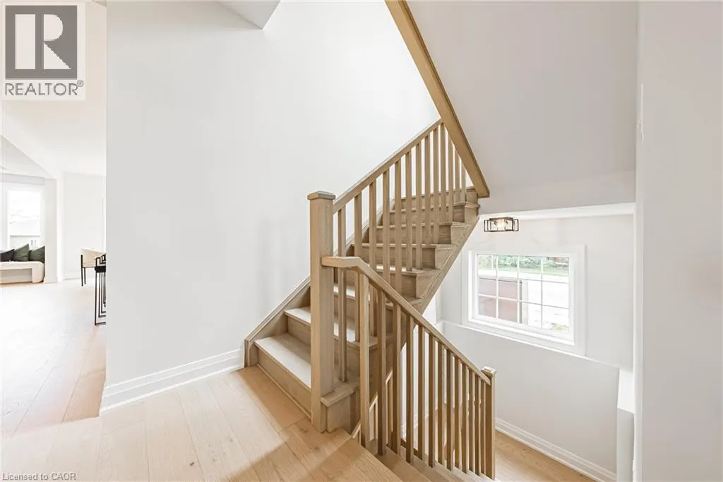 242 KELLOGG Avenue