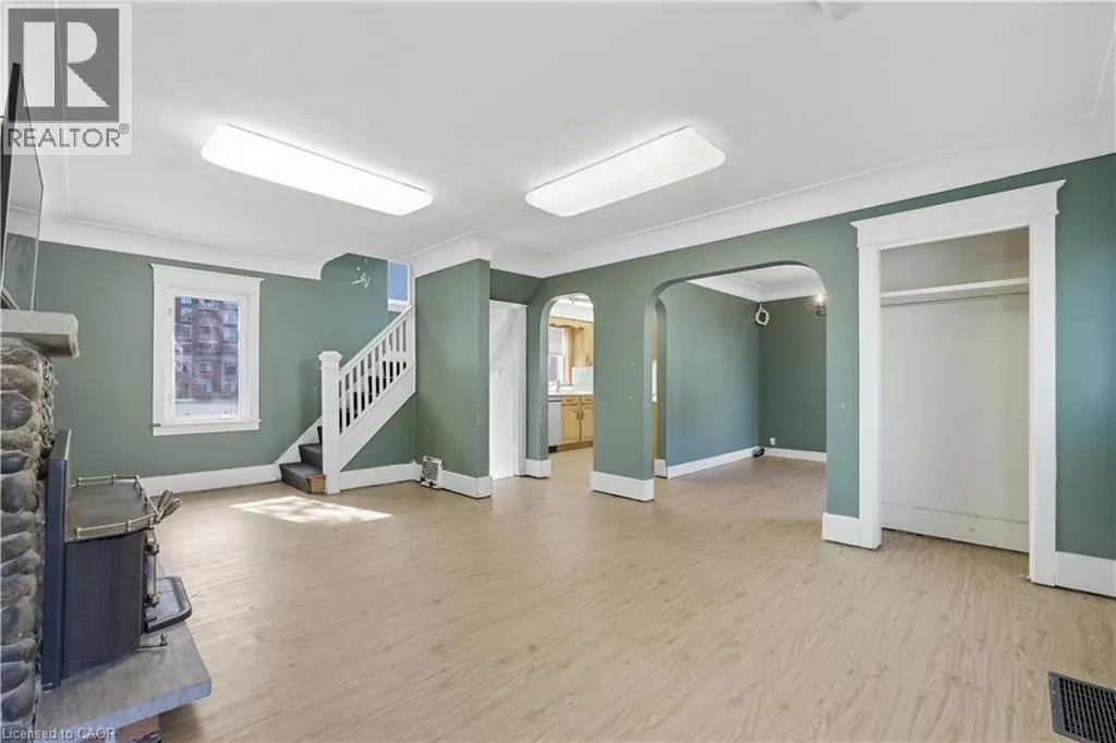 466 NELSON Avenue