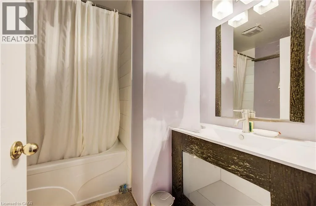 465 WOOLWICH Street N Unit# 17, #17
