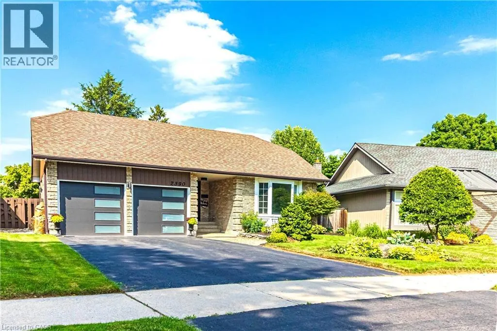 2390 SINCLAIR Circle