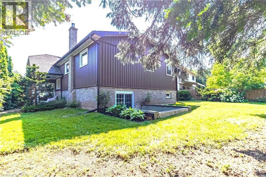 2390 SINCLAIR Circle