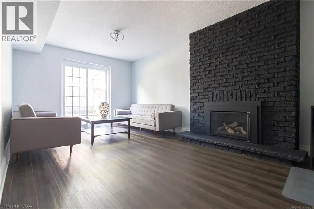 2390 SINCLAIR Circle