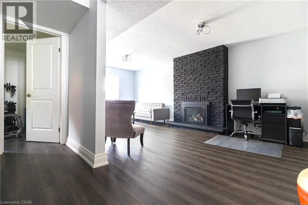 2390 SINCLAIR Circle