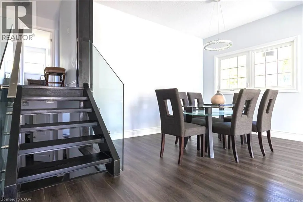2390 SINCLAIR Circle