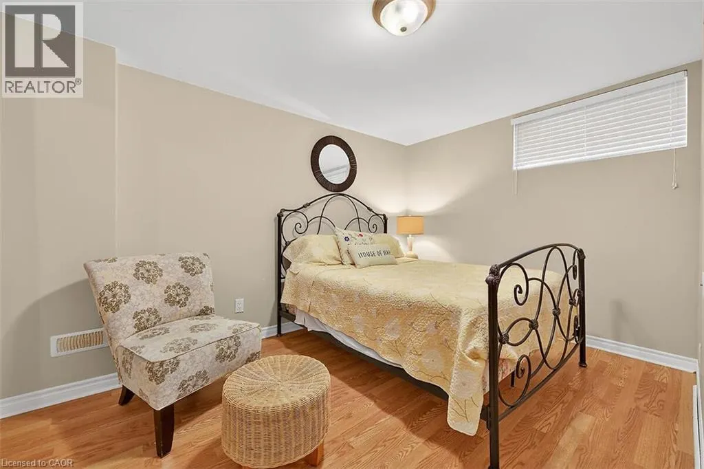 43 CLAYMORE Crescent