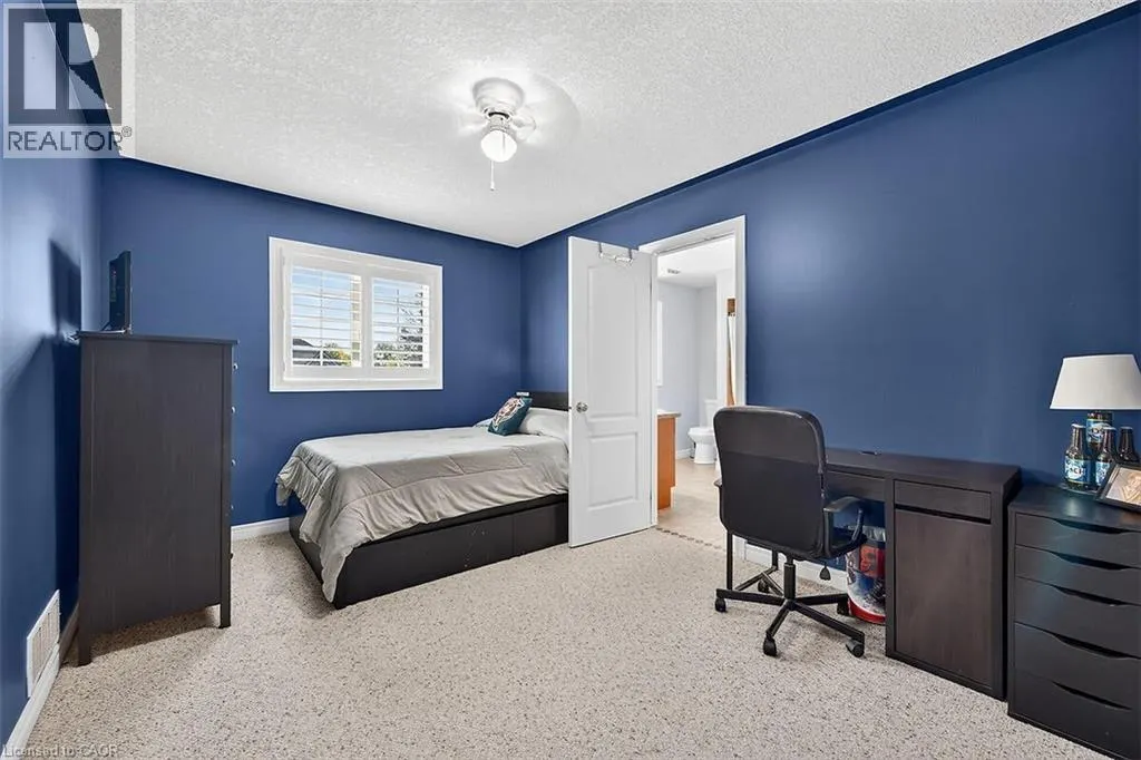 43 CLAYMORE Crescent