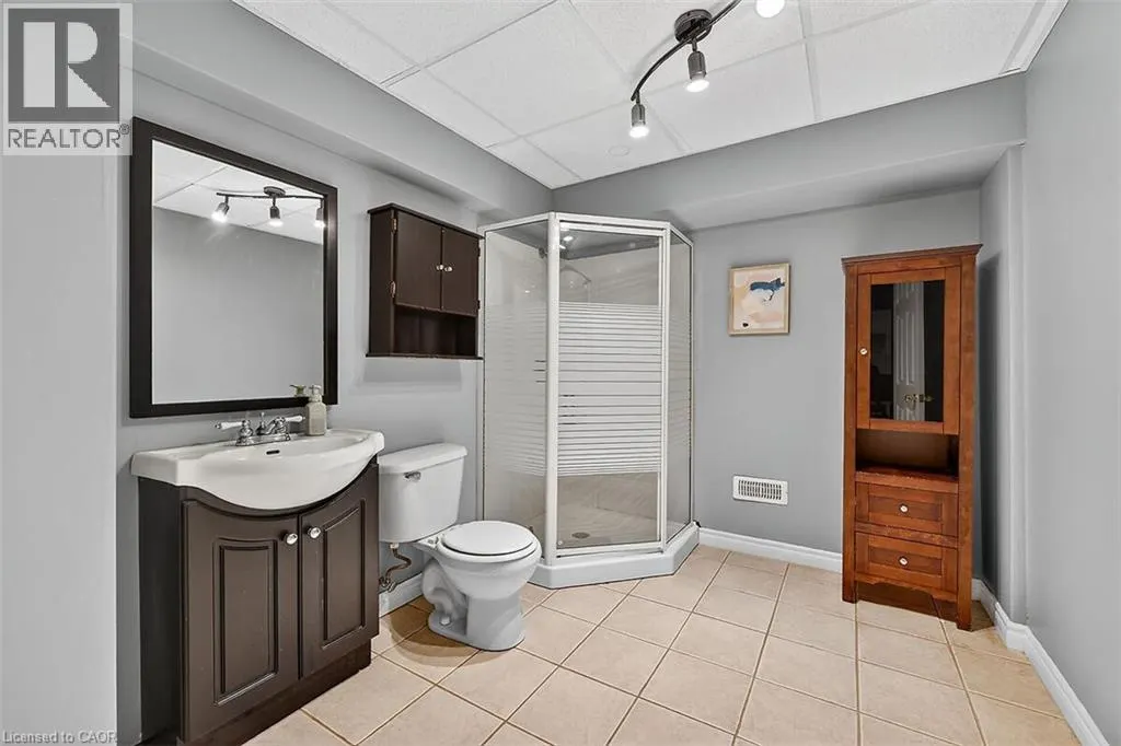 43 CLAYMORE Crescent