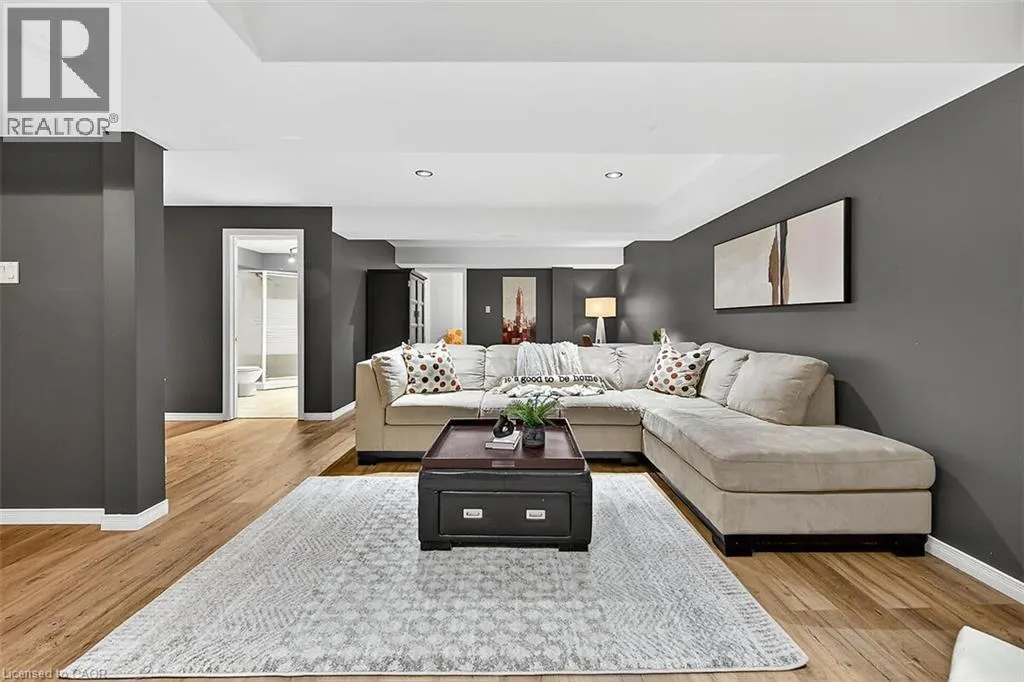 43 CLAYMORE Crescent