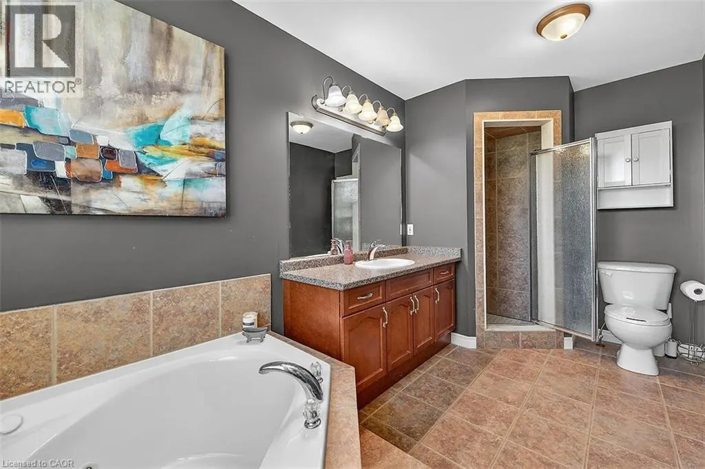 43 CLAYMORE Crescent