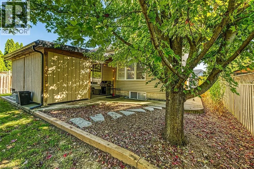 43 CLAYMORE Crescent