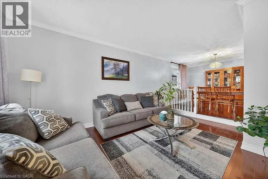 82 AYLMER Crescent