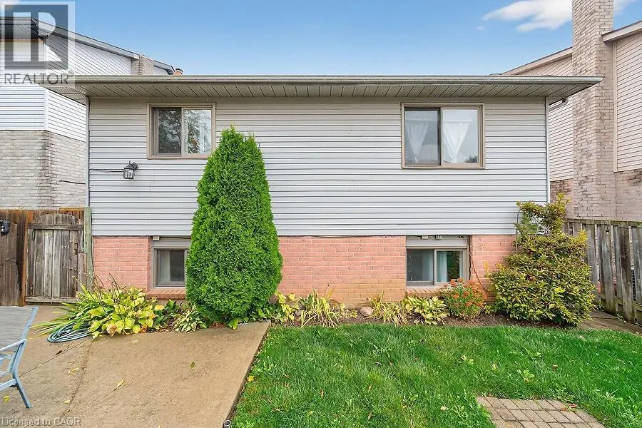 82 AYLMER Crescent