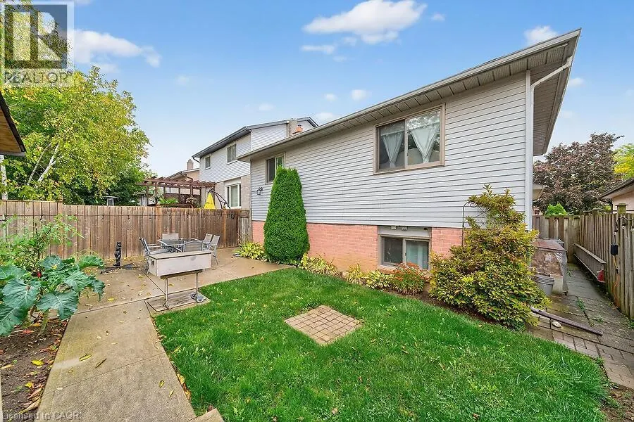 82 AYLMER Crescent