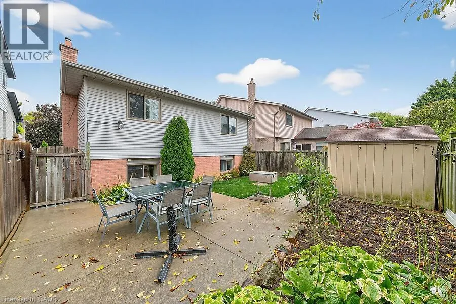 82 AYLMER Crescent
