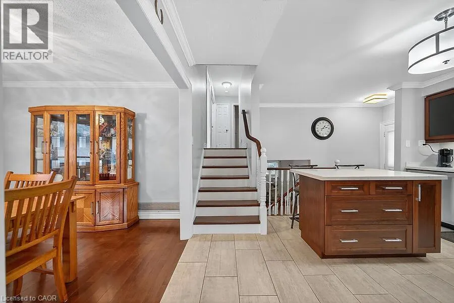 82 AYLMER Crescent