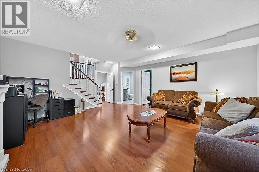 82 AYLMER Crescent