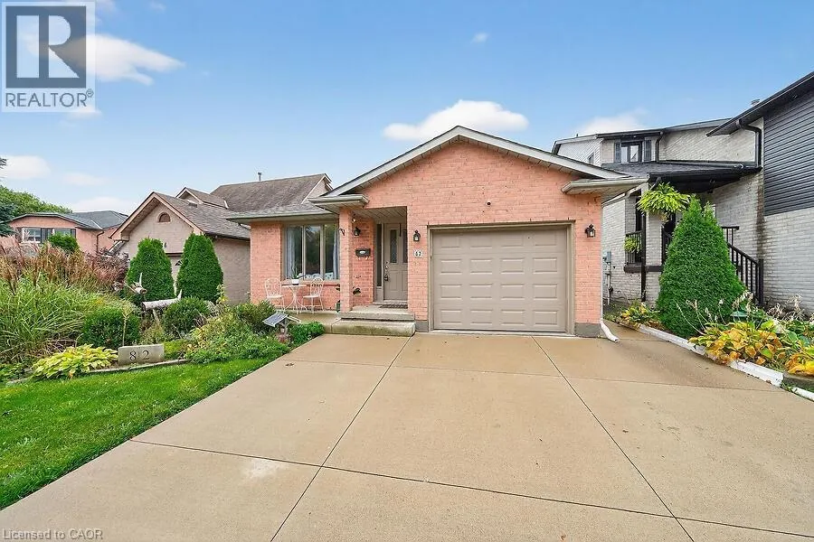 82 AYLMER Crescent