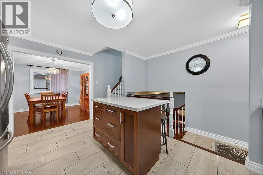 82 AYLMER Crescent