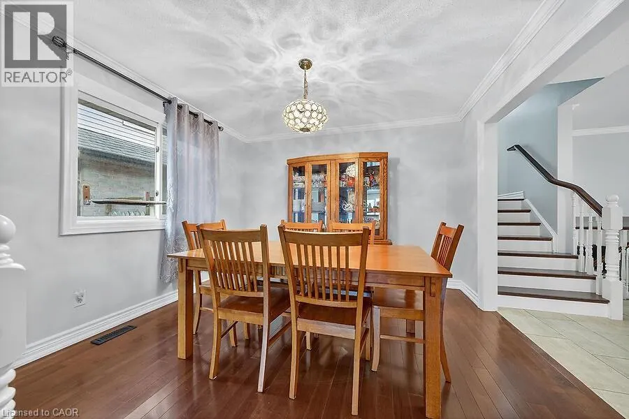 82 AYLMER Crescent