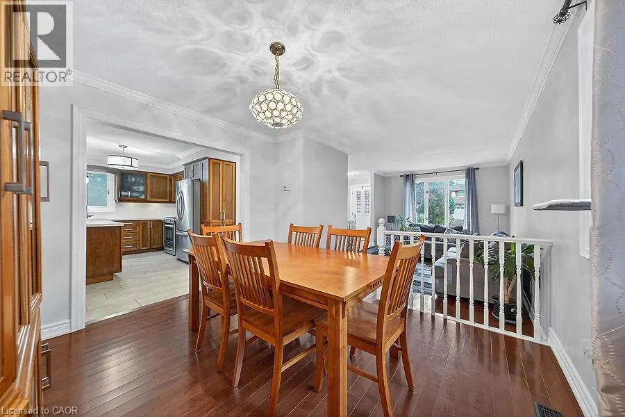82 AYLMER Crescent