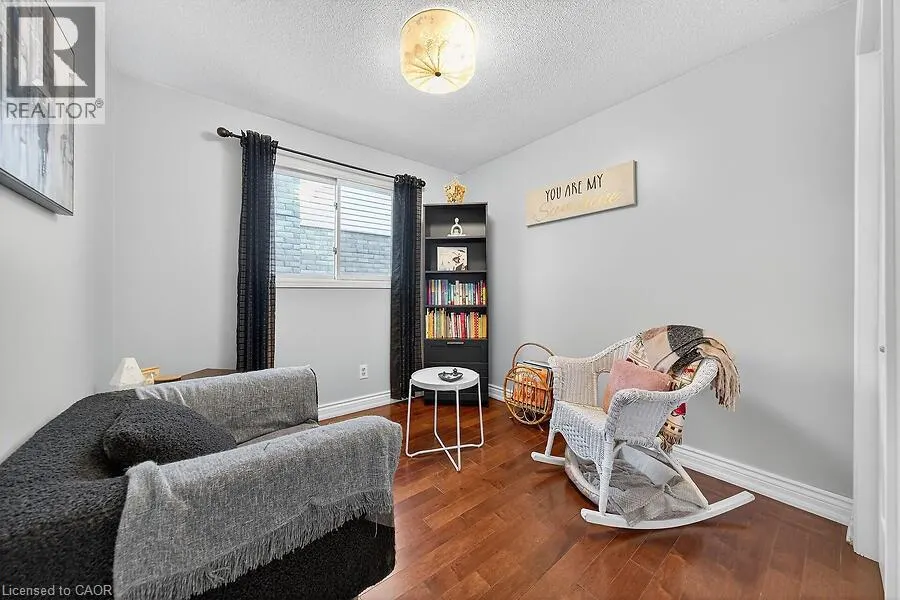 82 AYLMER Crescent