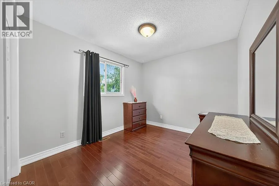 82 AYLMER Crescent
