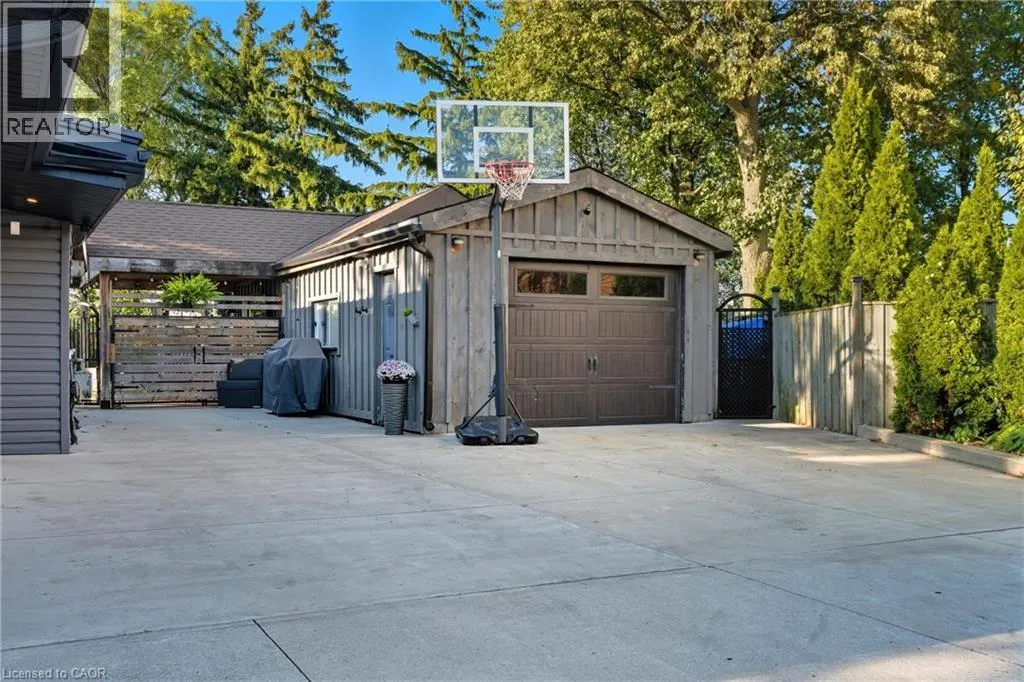 17 CARMEN Avenue
