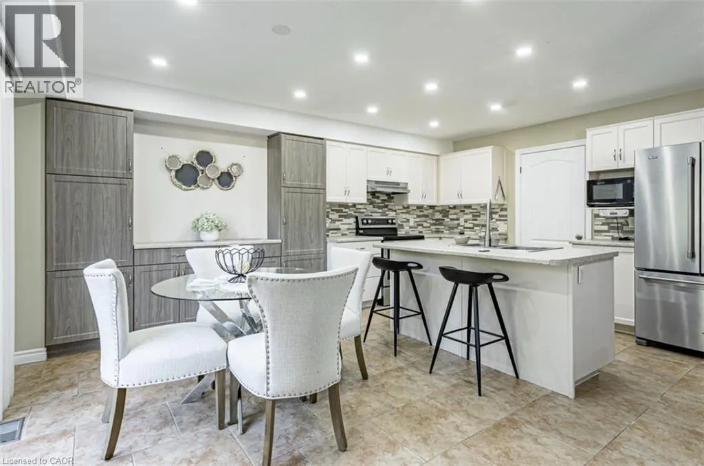 13 RIDGEWOOD Court