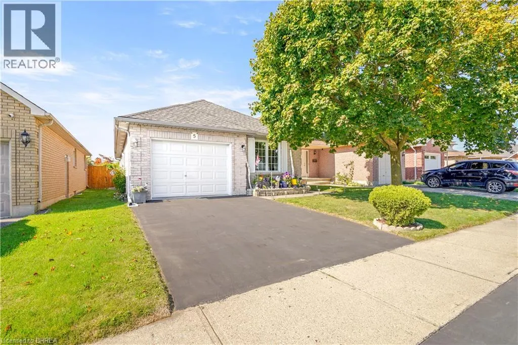 5 ANASTASIA Crescent