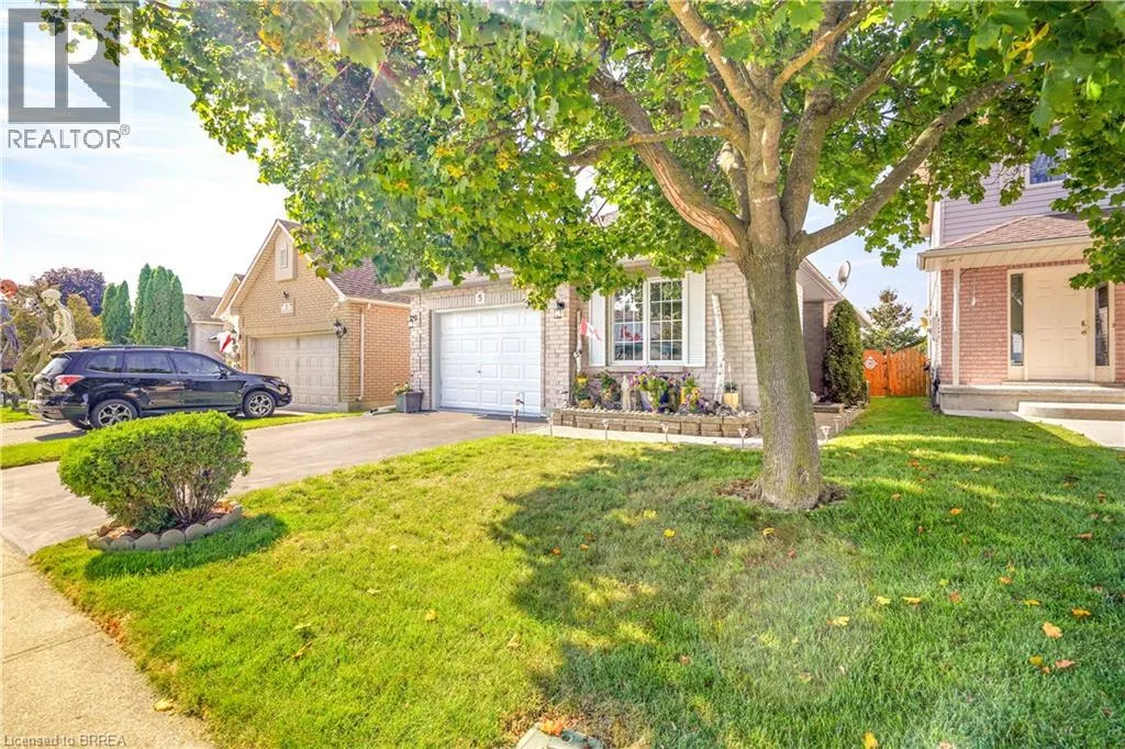 5 ANASTASIA Crescent