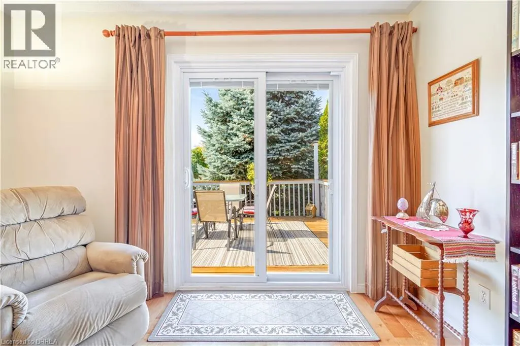 5 ANASTASIA Crescent