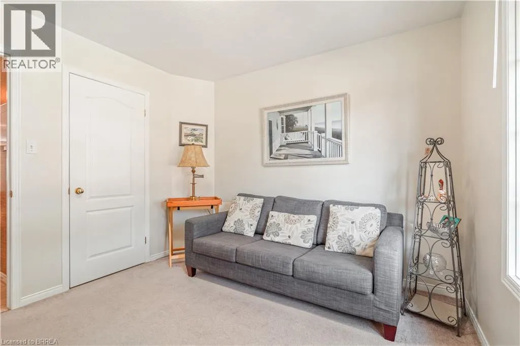 5 ANASTASIA Crescent